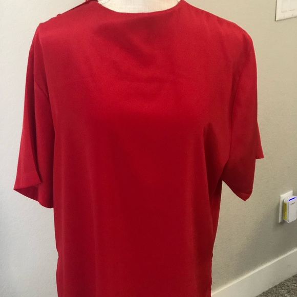 Red woman’s blouse - Picture 3 of 12